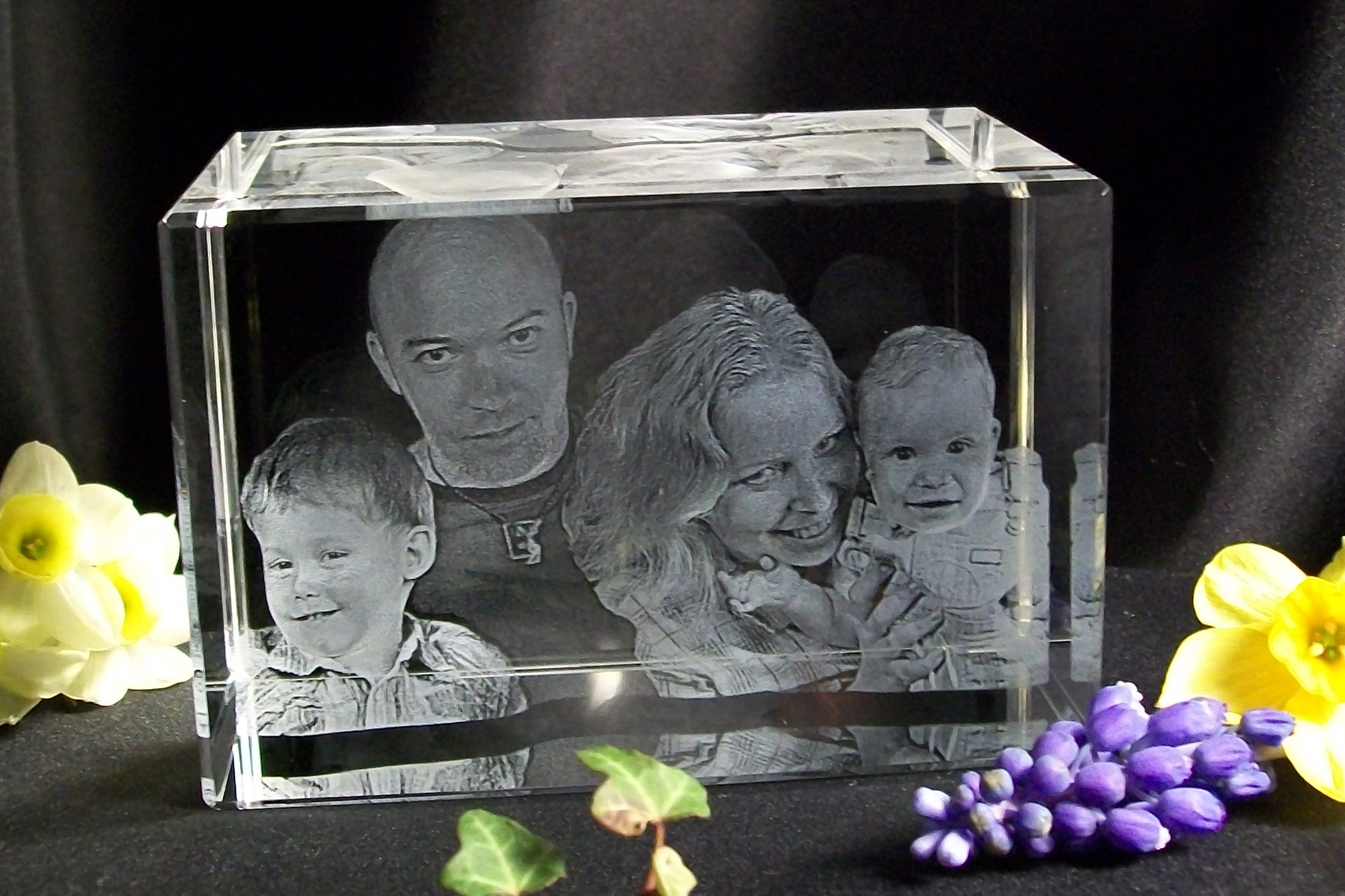 Featured image of post 3D Image Inside Glass Cube Glass display is 4 units tall by 5 units wide